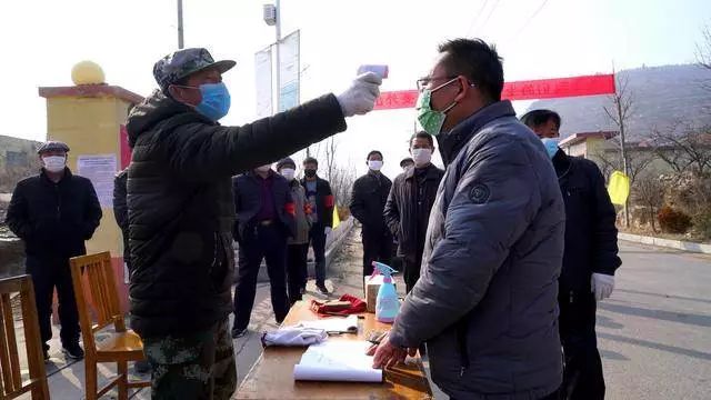 把新冠拍成电影,把疫情拍成一部剧