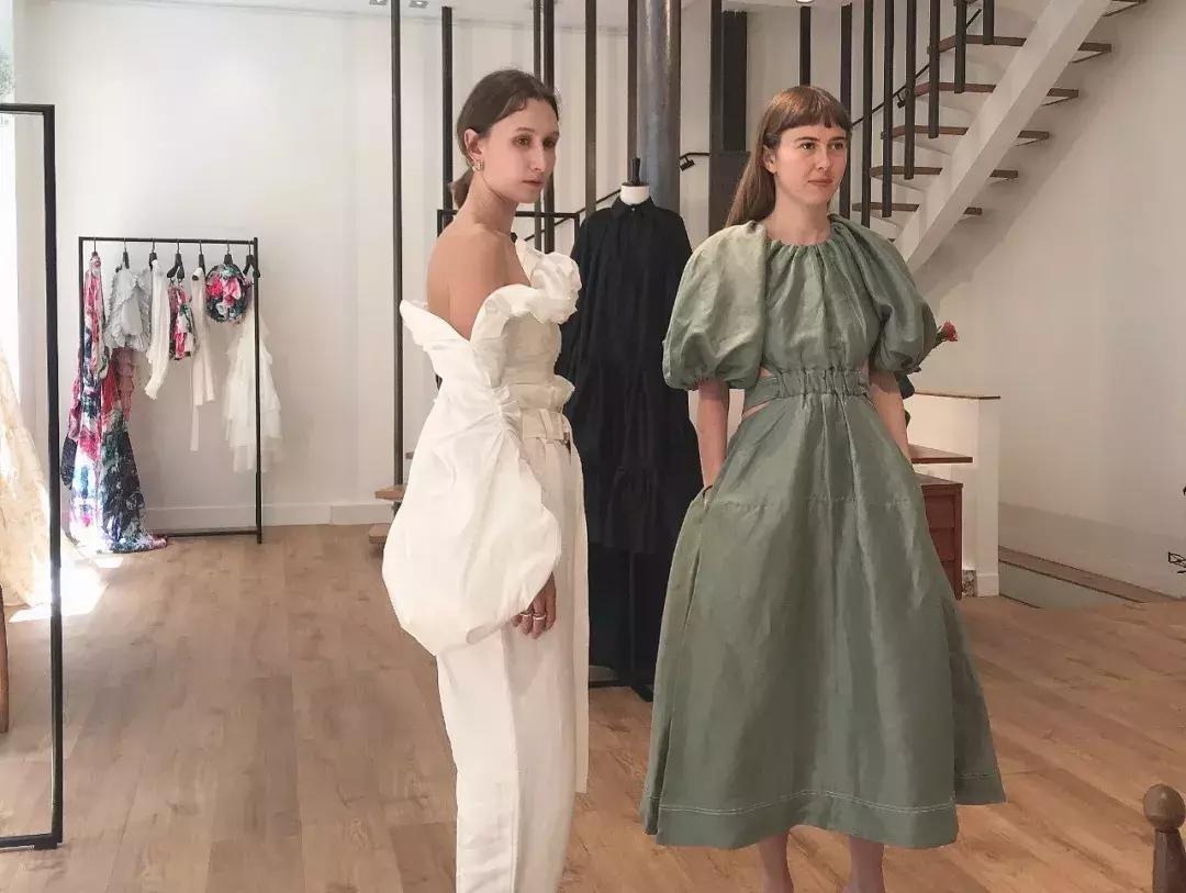 法国巴黎时装周春季限量单品,巴黎时装周宽松款流行