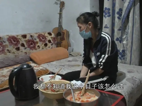 接着黑!早禁止电子游戏就好了……可唯一退给你钱的也是游戏厂商