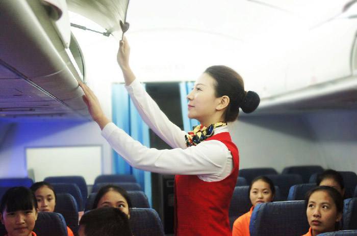 空乘专业最好的学校,空乘专业属于艺考吗