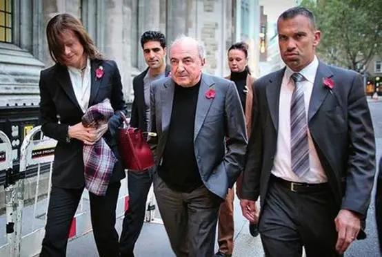 到美国“洗黑钱”，在总统府门前血拼，俄罗斯的黑帮到底有多狂？