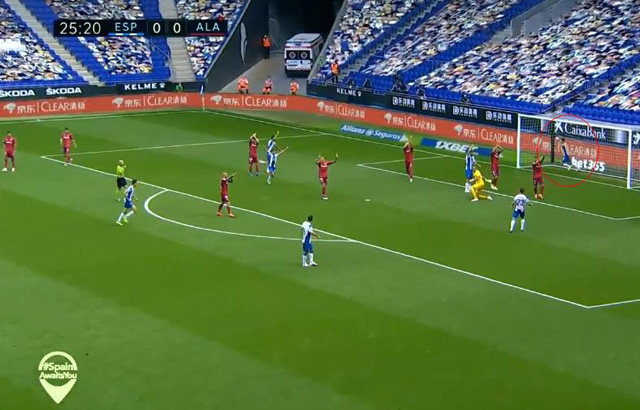 武磊致敬马拉多纳,武磊上帝之手马拉多纳