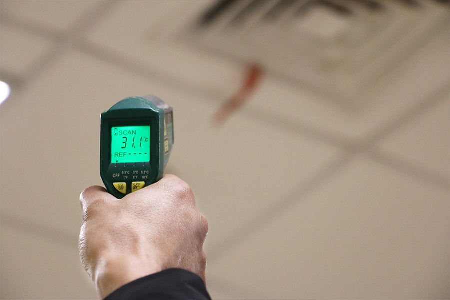 雪中的校园风景,坐落在雪山戈壁上的学校真美丽