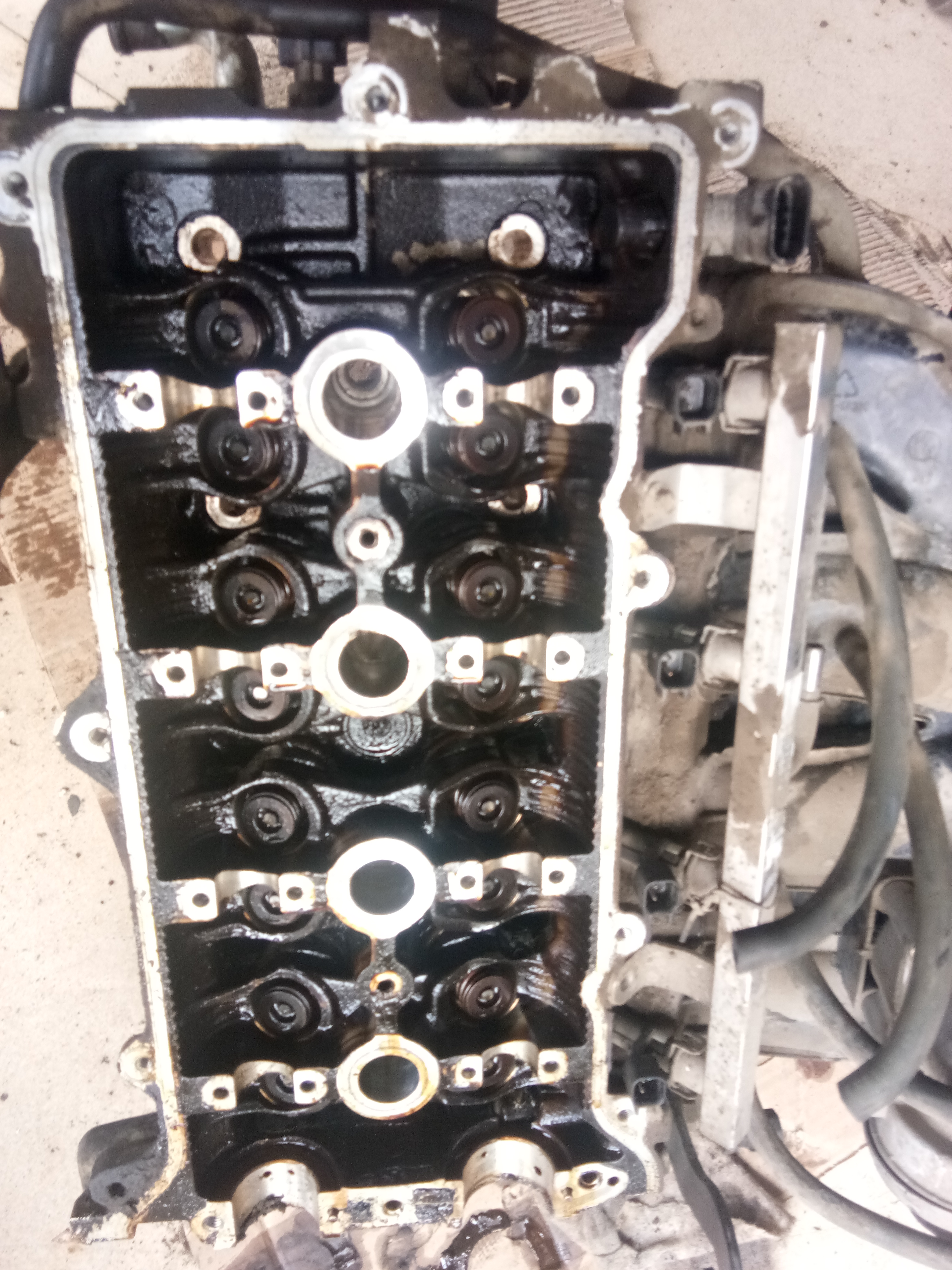 冷车启动嗒嗒响热车响声变小,冷车启动发动机声音很响怎么回事