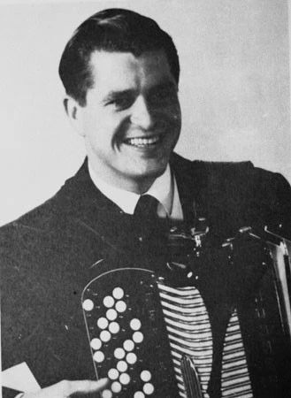 中国当前青年手风琴演奏家排名榜,国外的手风琴演奏家介绍