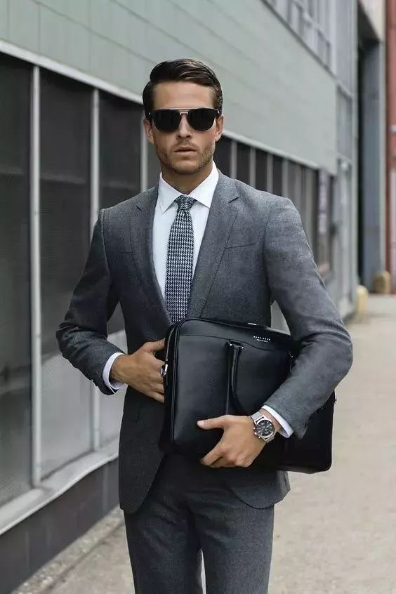 夏季白色衬衫应该哪种面料比较好,还在纠结穿什么呢