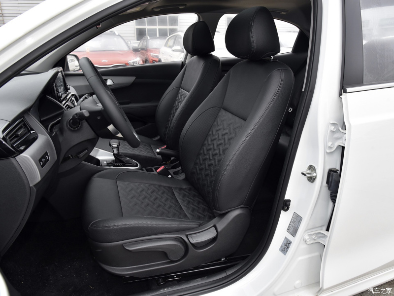 悦动11款和10款区别图片,悦动福瑞迪选哪个