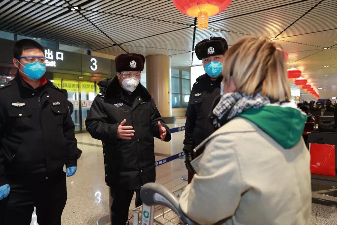 确保行有踪、住有影——哈市警方全面启动太平国际机场旅客转送行动