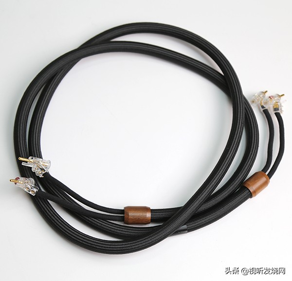 说不出来，优雅又丰富的音乐性：SwisscableReference全套搭