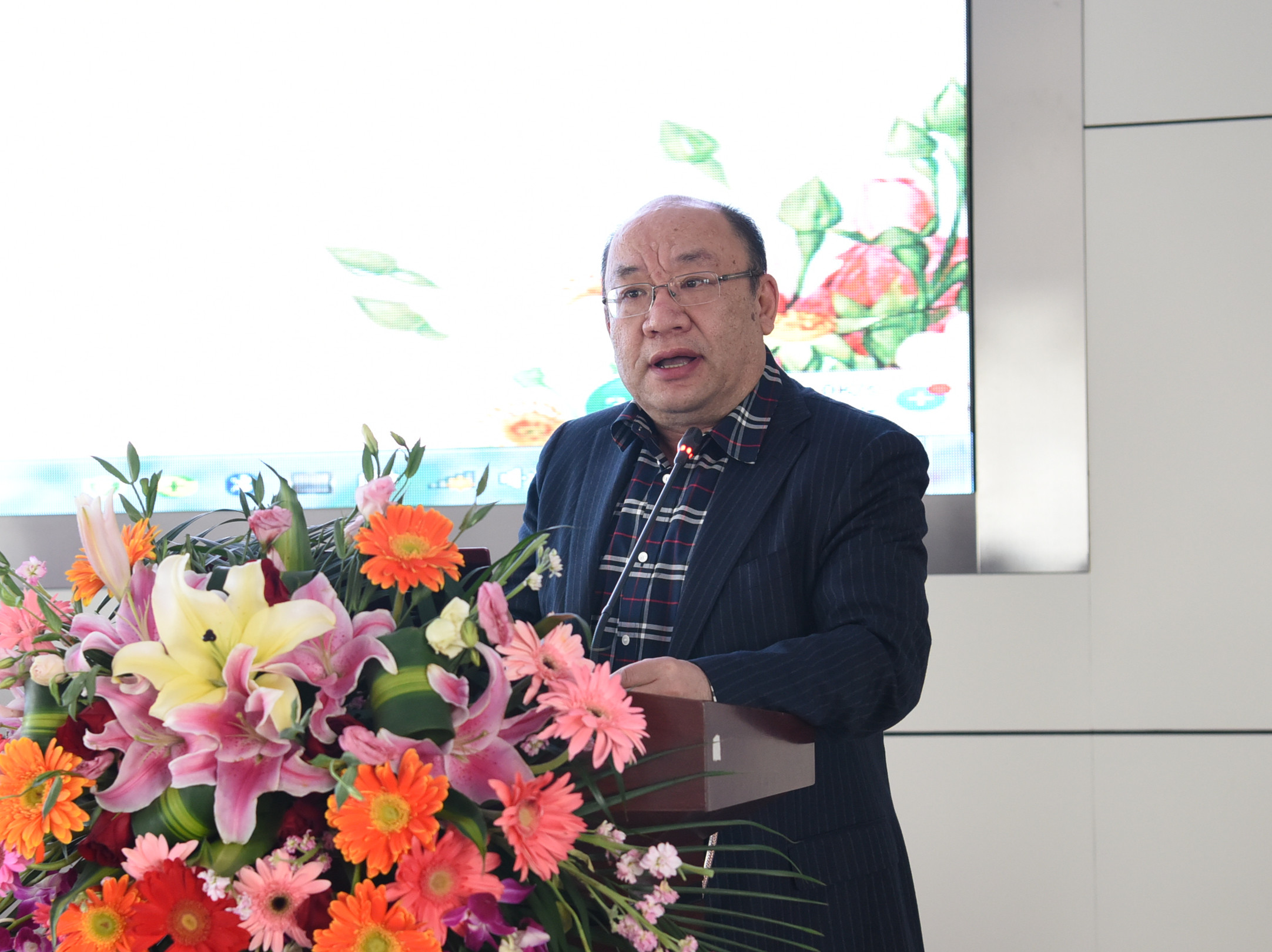 省医学会阴道镜及宫颈病理学专委会第二次会议在哈医大二院召开