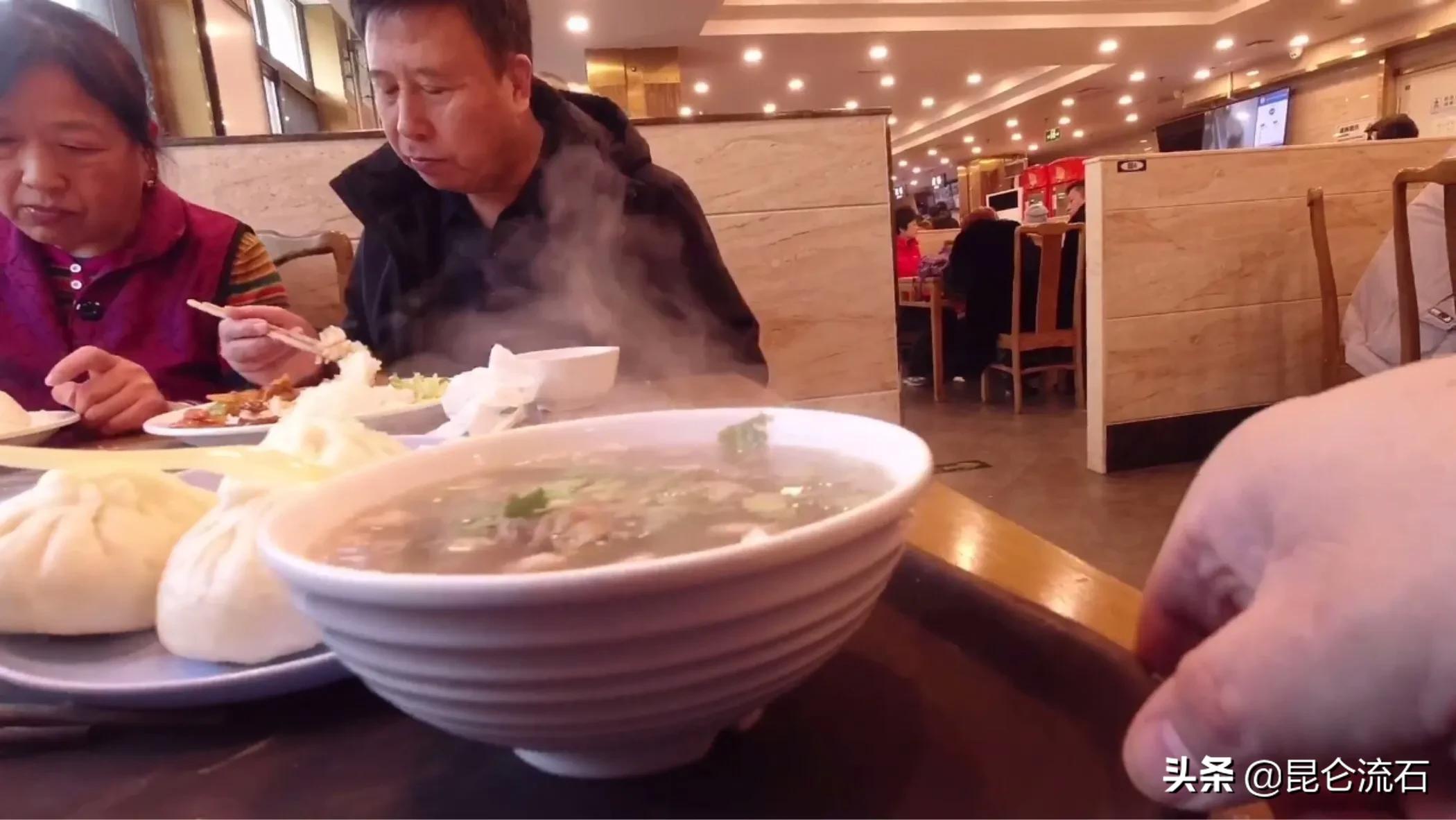 北京牛街清真麻酱烧饼一元一个,牛街芝麻烧饼哪家好吃