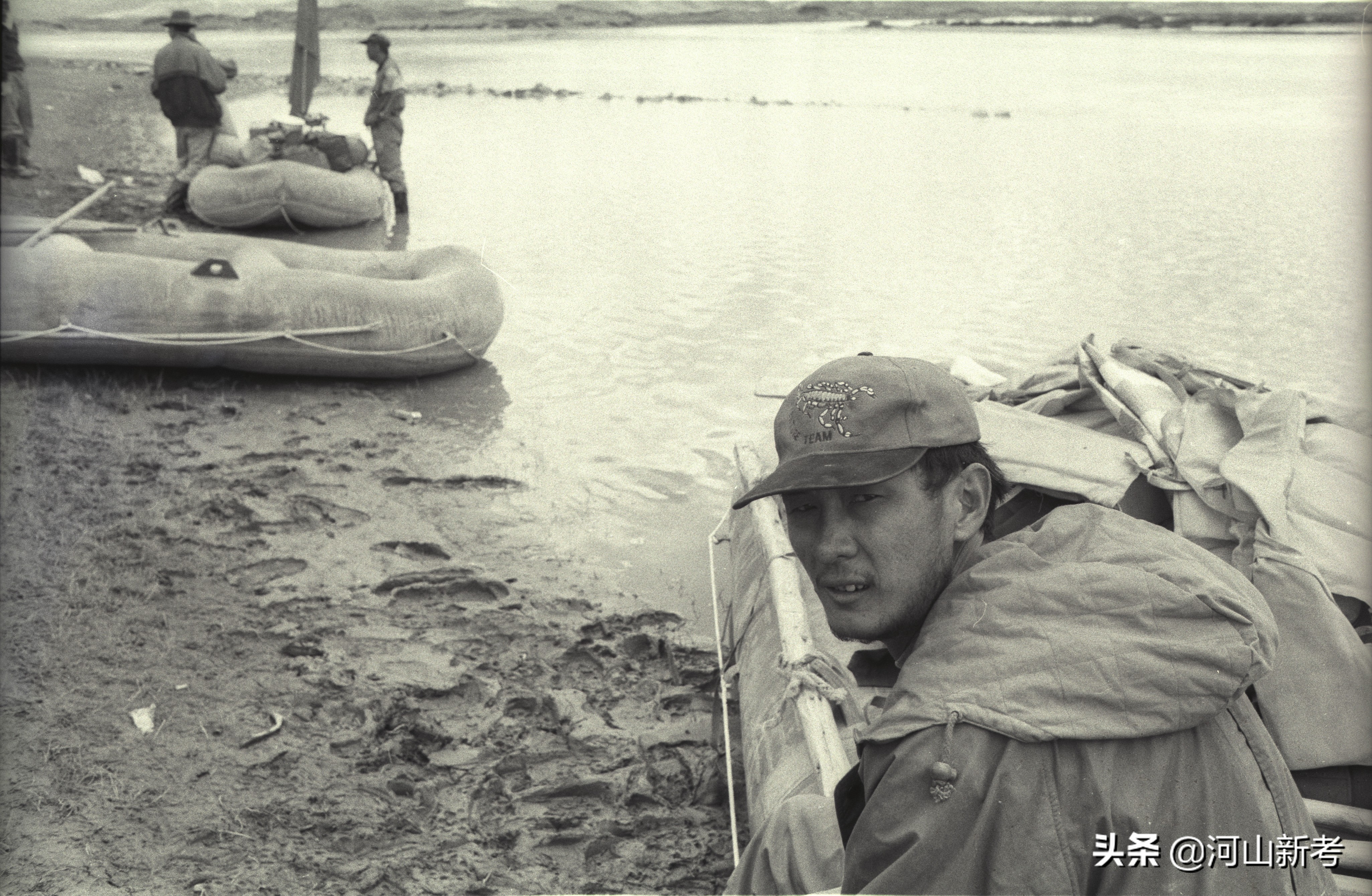 二十个男人和一条江（附：每个队员大头照）