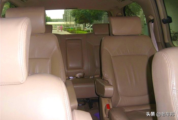 别克gl8es陆尊2022款尊享型,2022款别克gl8es陆尊豪华版