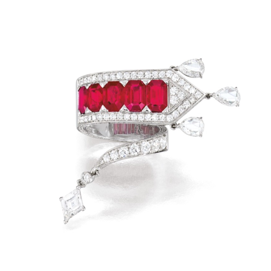 Sotheby’s香港珠宝秋拍，一颗10.64ct紫粉色钻石2000万美元成交