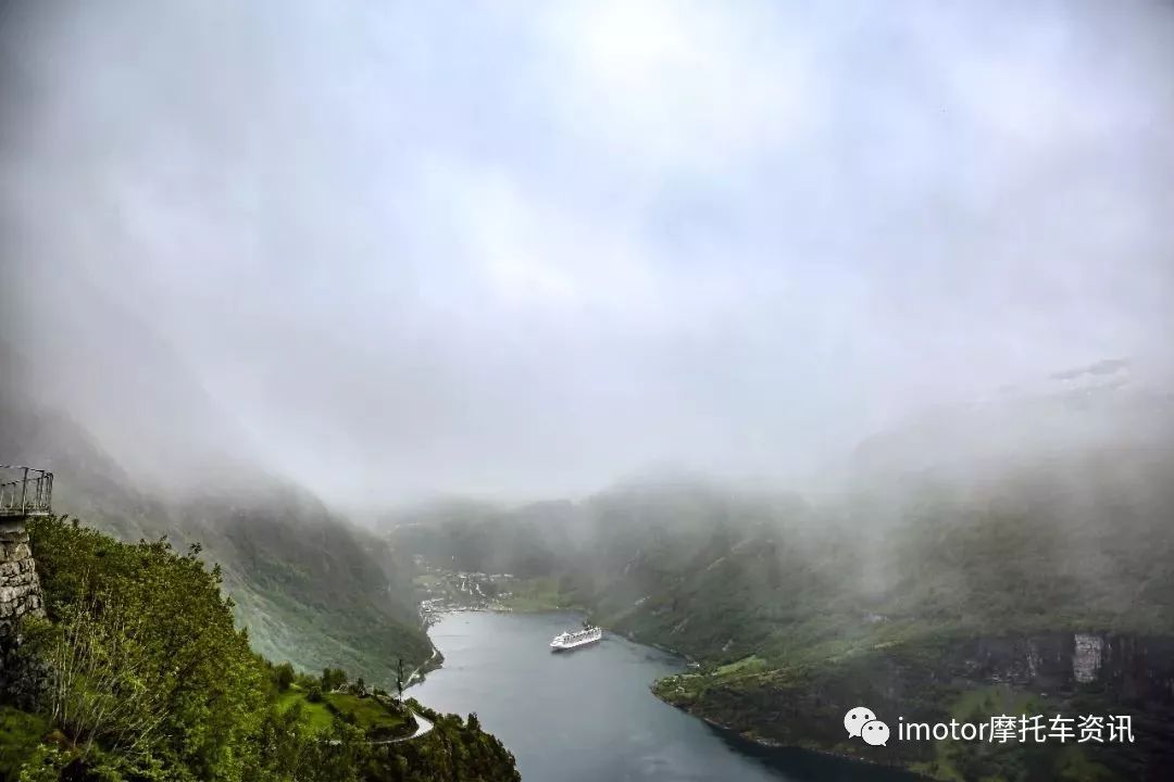 又是来自深圳的摩托车俱乐部！这次他们踏上了北欧的*途征**