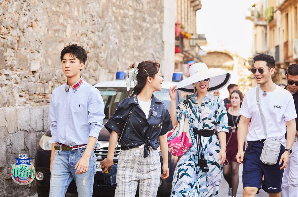 王俊凯《中餐厅》*服私**盘点第一波！技能满满的凯boss，衣品超赞