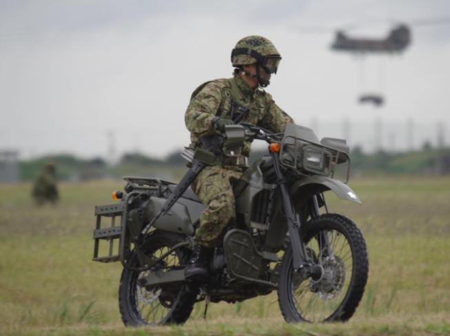 日本摩托车侦察队视频,日本自卫队摩托都是柴油吗