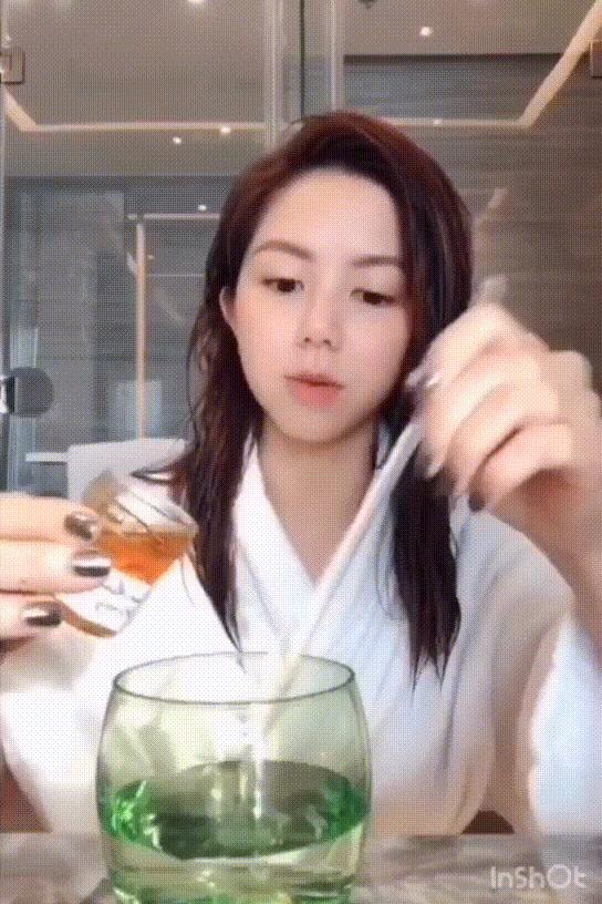 李小冉的保养秘诀引热议,李小冉保养皮肤秘诀