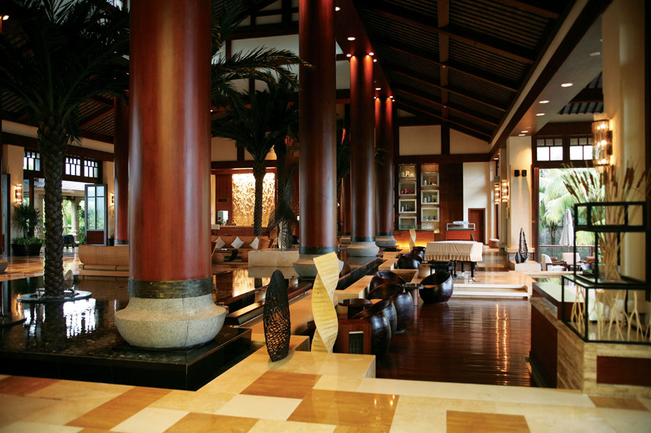 三亚希尔顿酒店多少钱一晚,三亚六月适合旅游度假吗