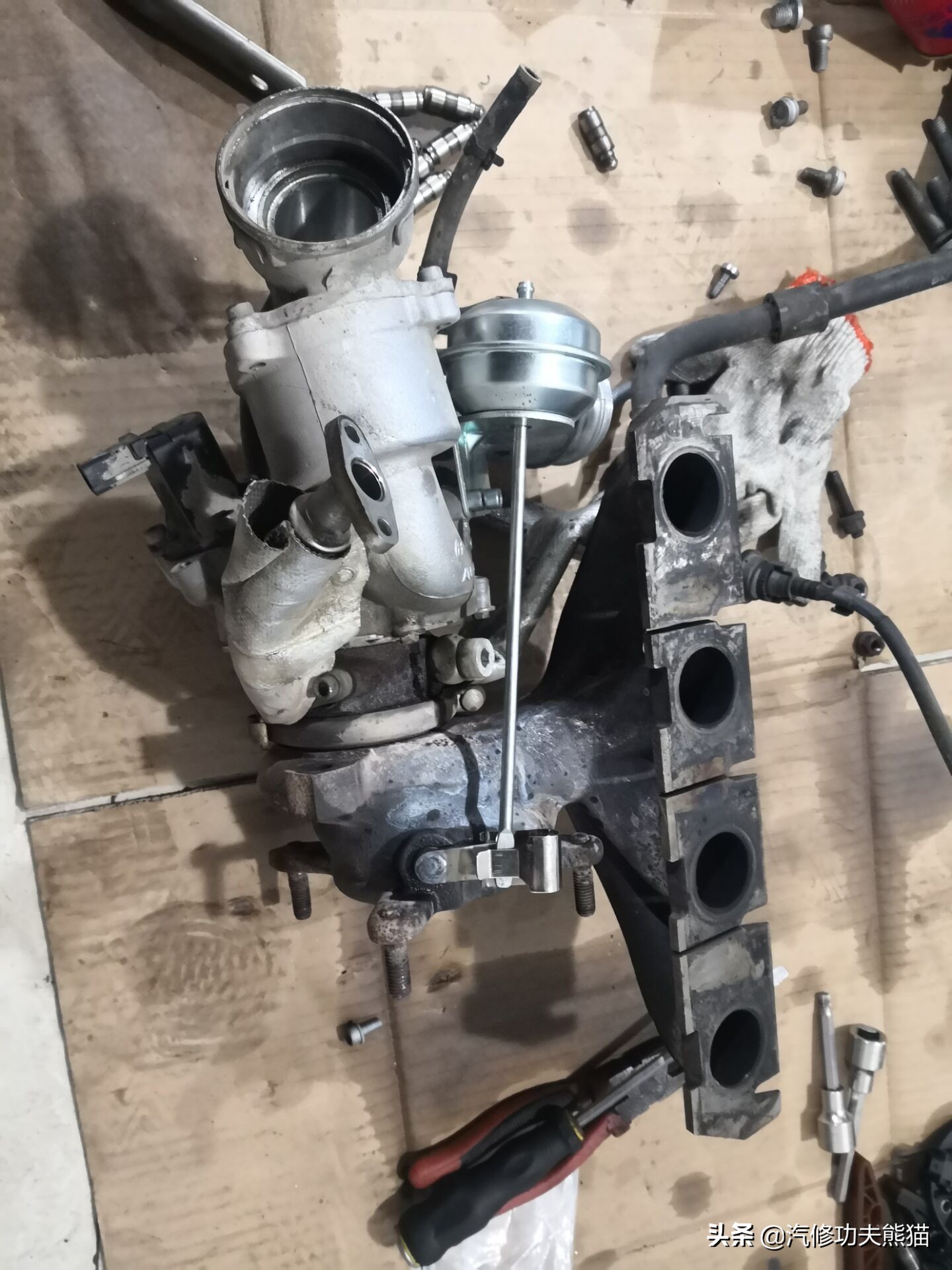 大众夏朗2.0t三代烧机油解决方法,大众夏朗1.8t烧机油