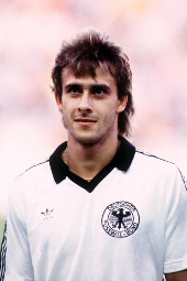 足球小将与梅西,和梅西类似的球员