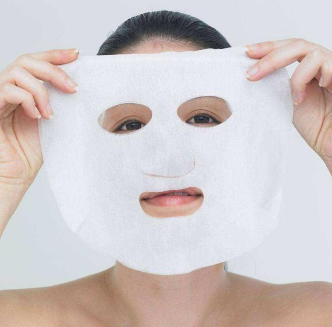 冬天敷面膜脸上刺痛是怎么回事,敷面膜脸颊刺痛发红是什么原因