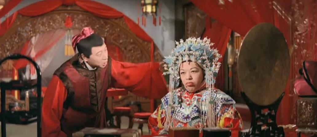 新郎嫌弃新娘长得丑不肯洞房电影,新郎以为新娘很丑不肯揭盖头