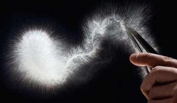 神奇的“蝌蚪”，被*弹子**击中碎的是*弹子**，手指一捏却瞬间爆裂