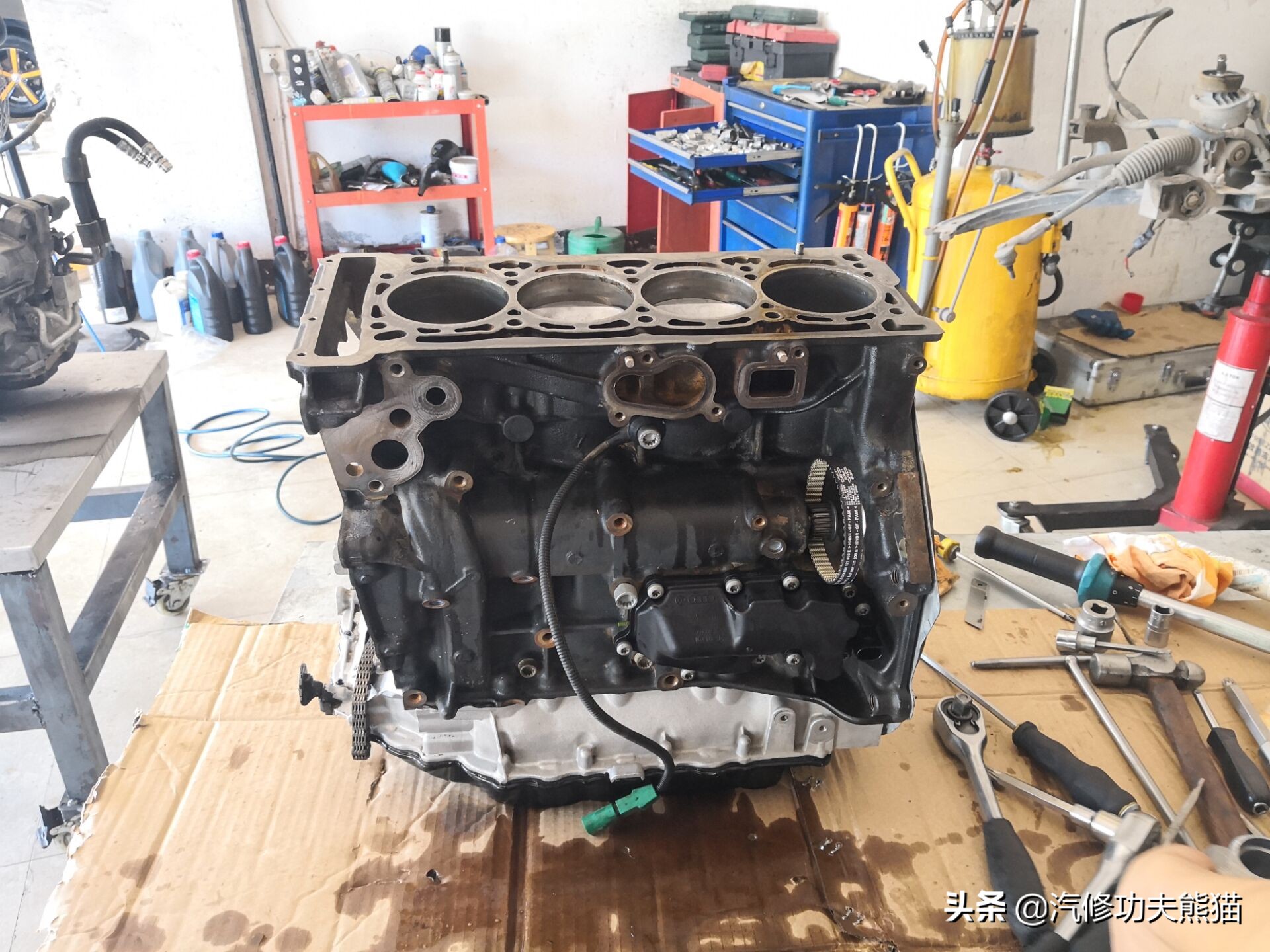 2017款途观丝绸之路1.8t烧机油吗,途观2015款1.8t四驱豪华版烧机油