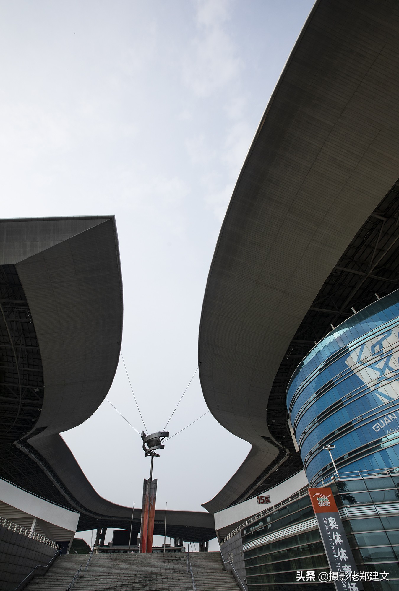 广东奥林匹克体育中心在翻新了吗,昔日奥运冠军现状