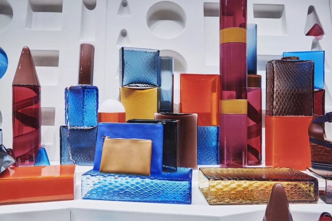 爱马仕最新的橱窗设计,手工制作的梦幻艺术空间