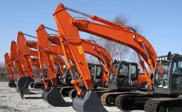 卖一台二手挖掘机能赚多少钱,购买二手挖掘机一般多少钱