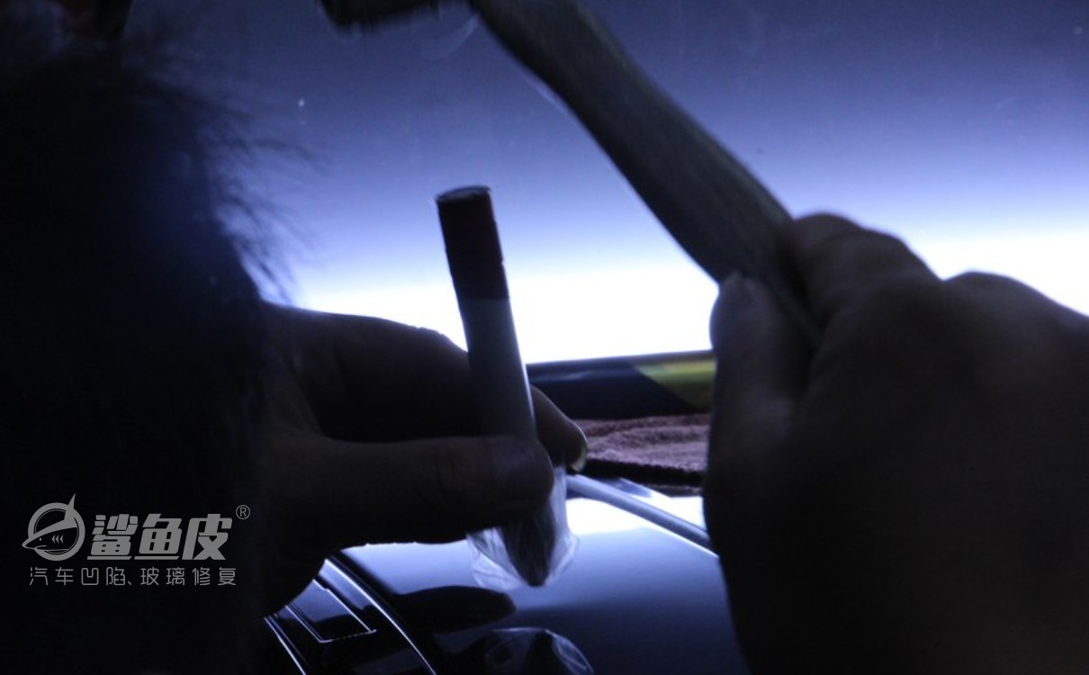 汽车车顶凹坑修复,车顶凹坑免喷漆凹陷修复