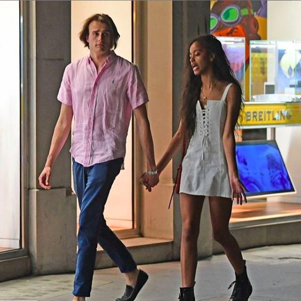 奥巴马夫妇访问英国王室,奥巴马老公和女儿