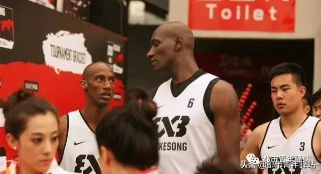 2000公里外的野球场,藏着他与篮球最深的热爱|那些不一样的故事