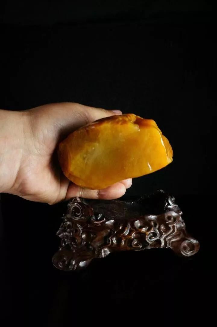 寿山田黄原石真品,怎么鉴别寿山田黄的品质