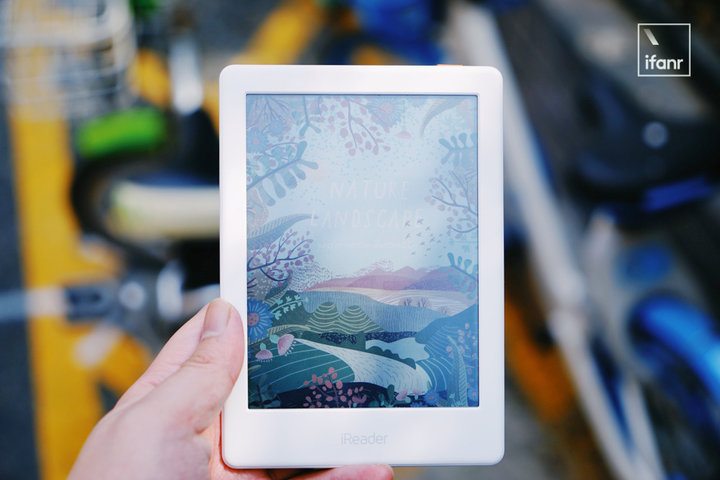 体验彩色阅读器,电子书阅读器黑白和彩色哪个好