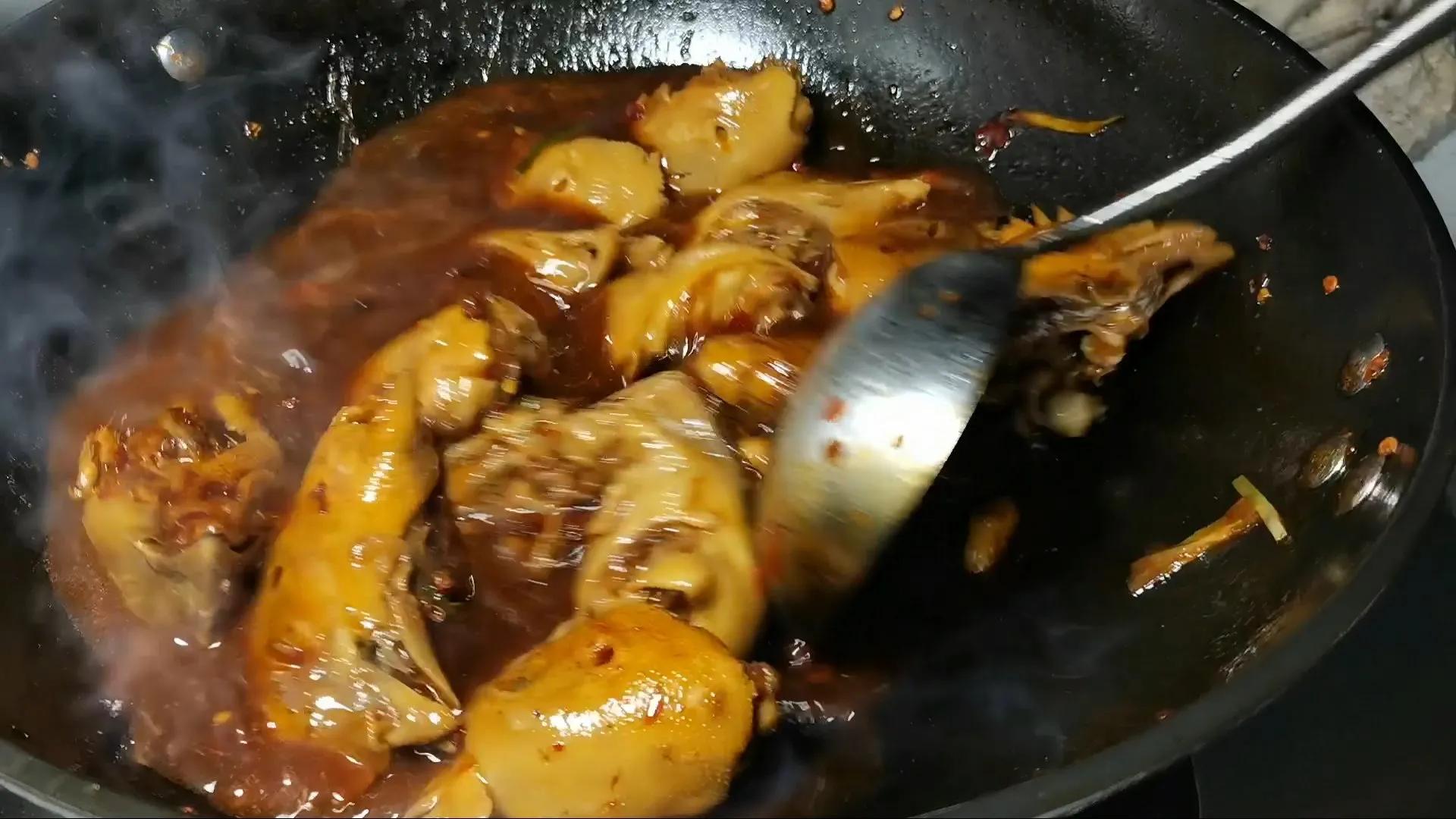 正宗红烧鸡头开袋即食,8元一斤炸鸡头