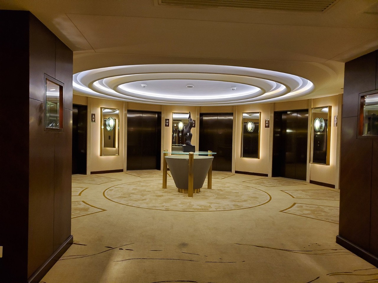 三星s10+港行价格,三星s10+港版与国行外观一样吗