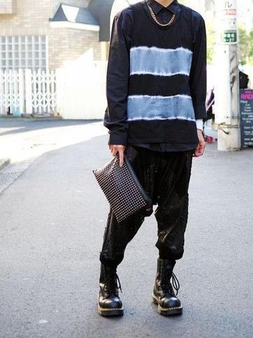 马丁靴怎么穿才能穿出存在感,哪些品牌马丁靴比较好搭配