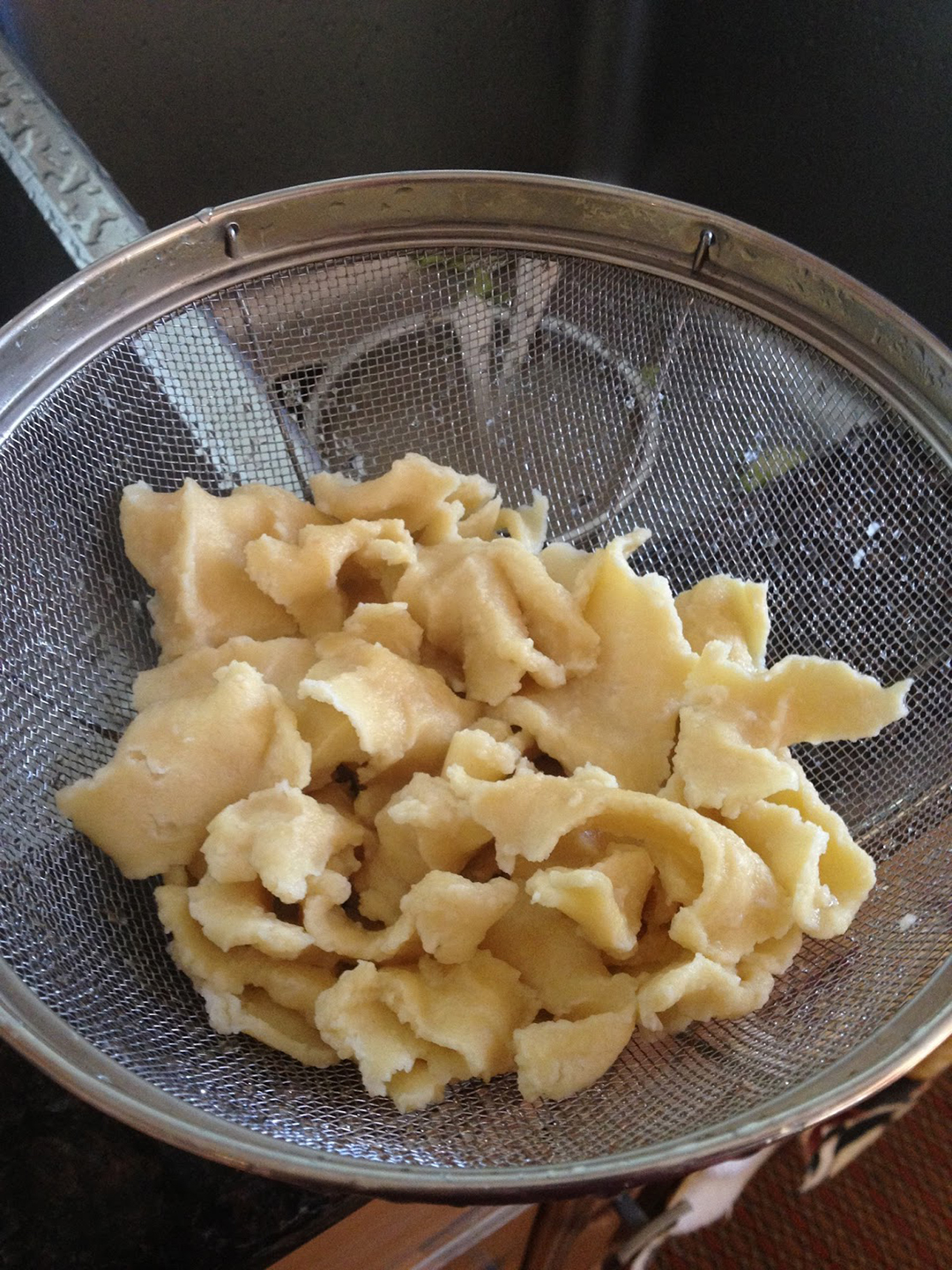 做疙瘩汤时怎么搅面疙瘩,做疙瘩汤怎么防止糊锅