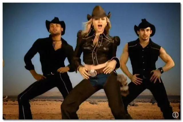 谁设计的奥运队服,奥运会战袍设计