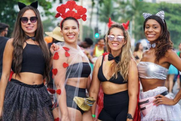 宸磋タ鐤媯鑺傛棩,宸磋タ鑺傛棩鏈夊鐤媯