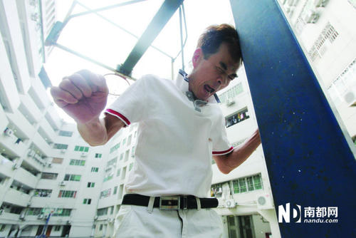 头顶击高球教学羽毛球,头顶击高远球动作