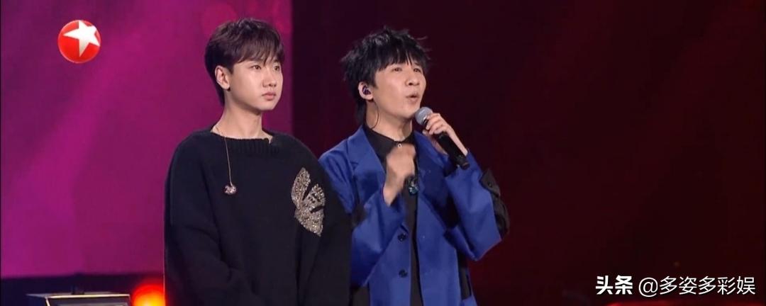 单依纯和周笔畅四个人合唱,周笔畅和单依纯唱歌现场版