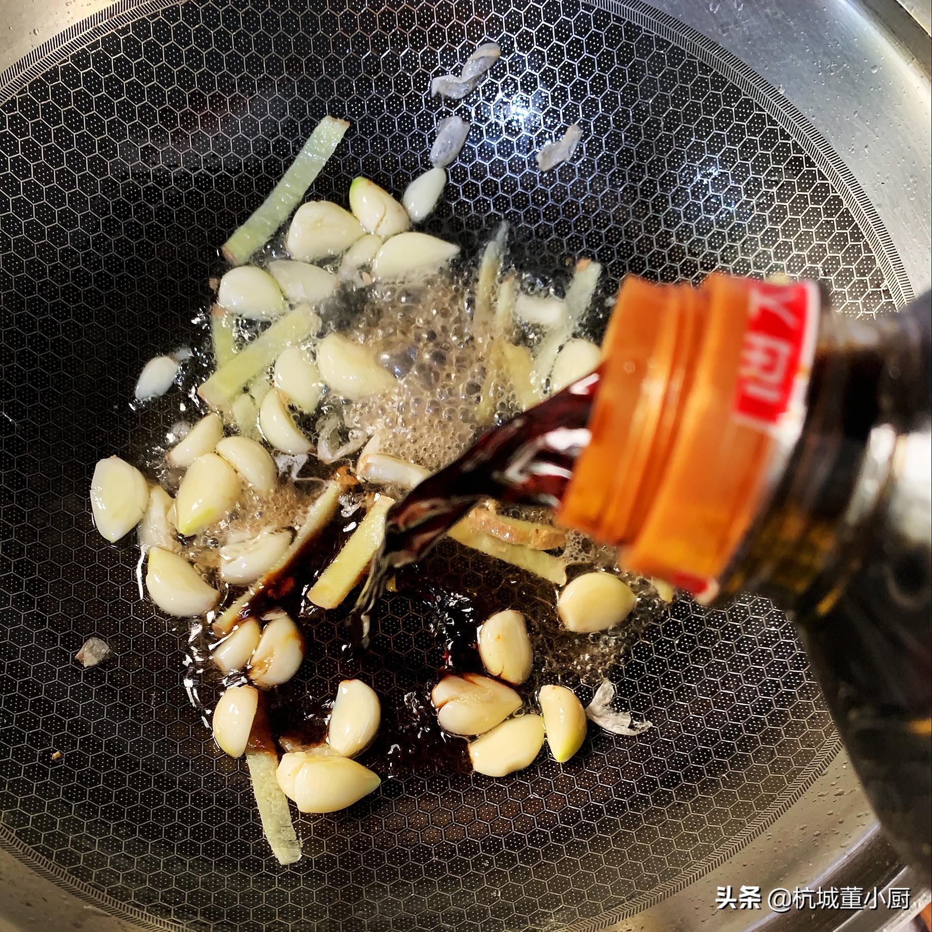 大厨红烧鲳鱼最正宗的做法,蒜子鲳鱼