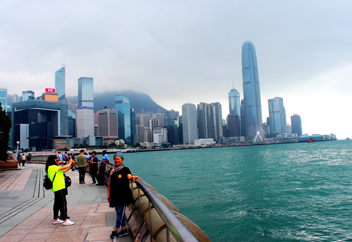 与意大利商人讨价旅游购物欧洲与亚洲国家不同的经营价值观