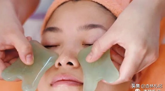 面部刮痧如何刮痧才有最佳效果,脸部怎么刮痧才是正确的方法