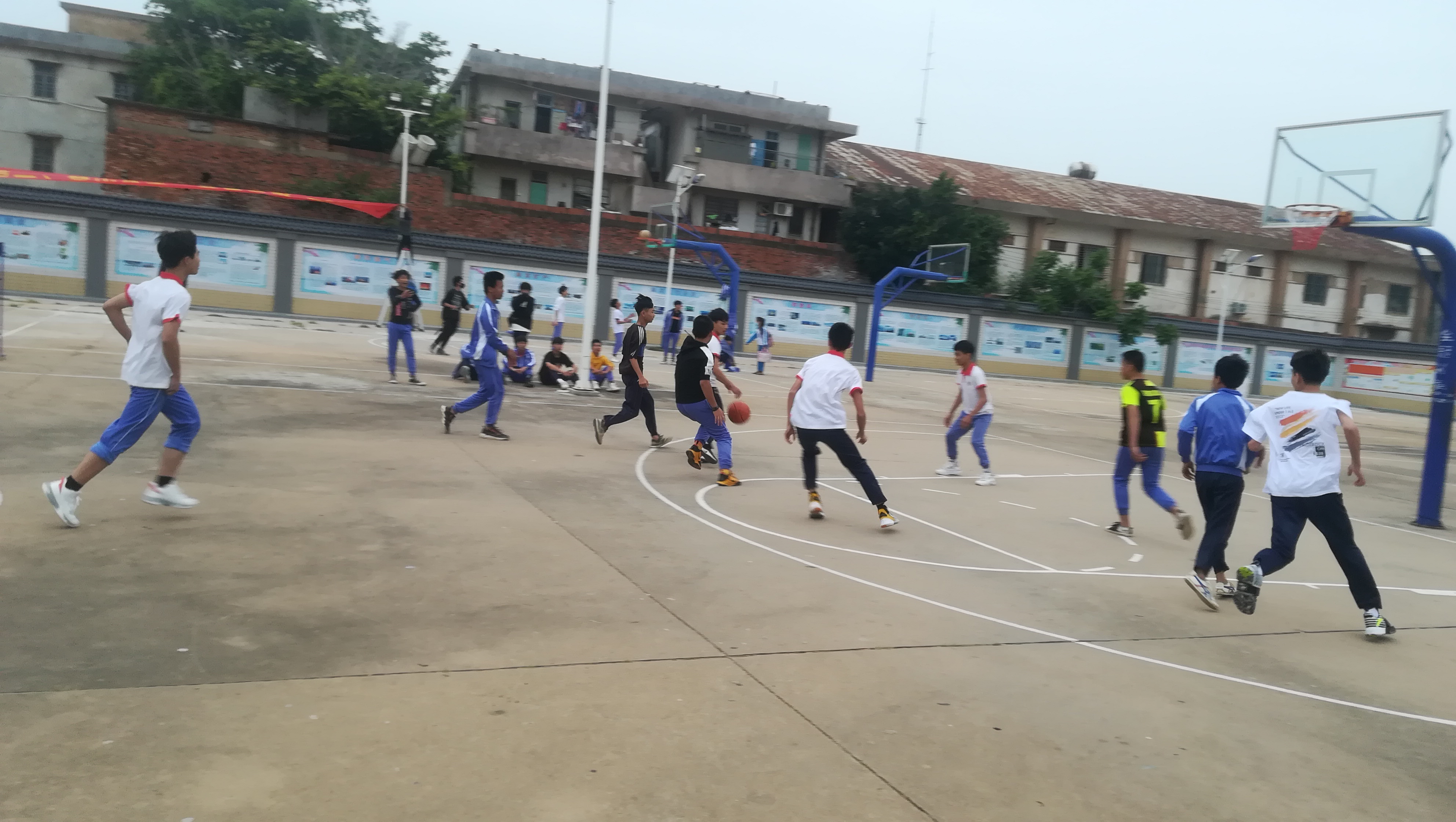 雷州企水篮球队,雷州八中2019年新生杯篮球比赛