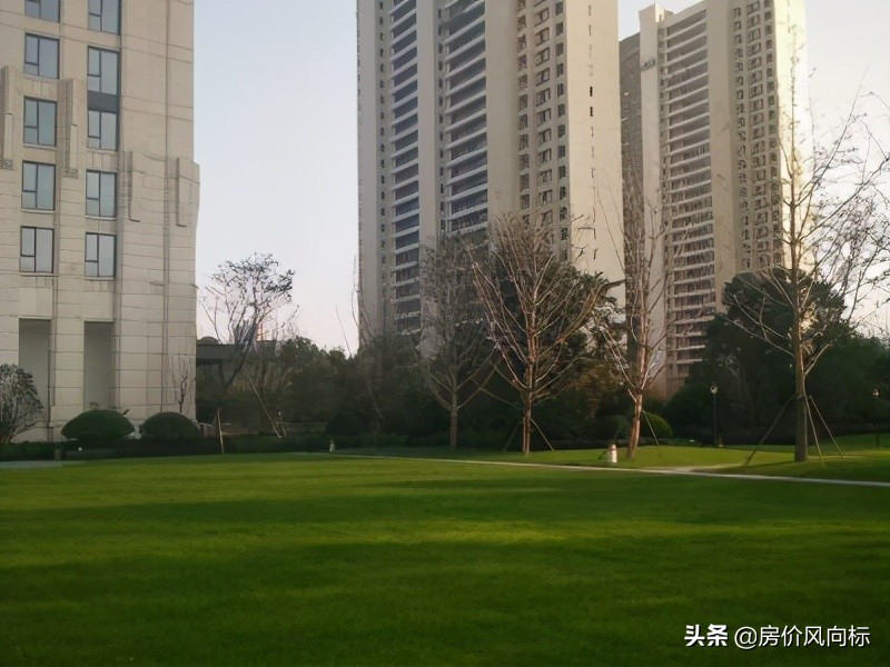 南昌市5-10年房龄，二手房挂牌价14908元，共计364个小区